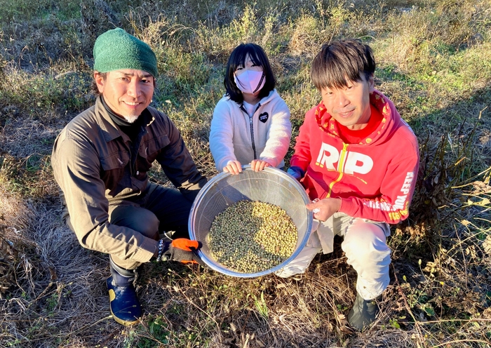 左：代表 八代目染野屋半次郎  右：製造部 匠 徳田晴可