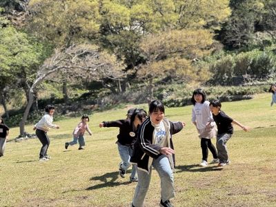 一歩踏み出せば、そこは冒険の地。「自然の中で思いきり遊ぶ」がテーマ!