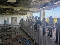 伝承館で震災遺構を見学