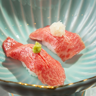 肉しんで人気の「肉寿司」