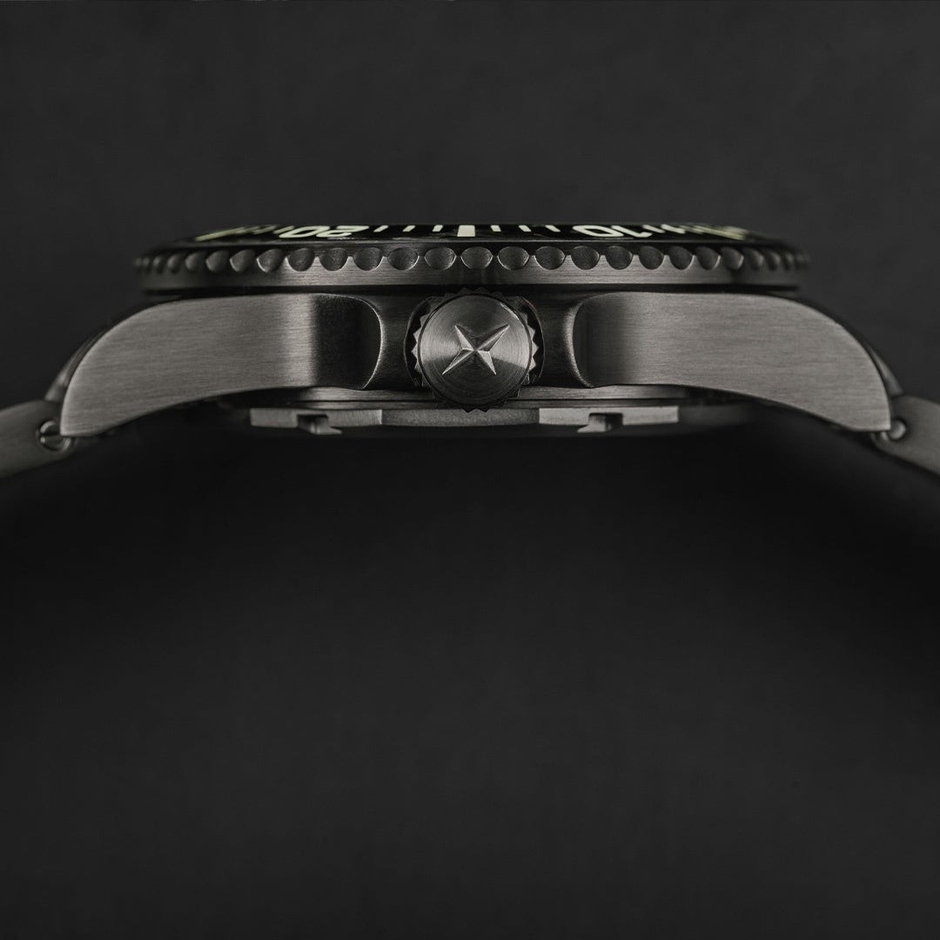 7月発売の「テルノスプロフェッショナル68h」と同じくケース厚は12.8mm