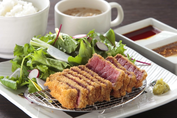 牛かつあおな感謝デー　7月1日～31日まで開催　 1,000円税抜以上の定食全品100円引き