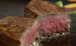 (1)黒毛和牛のステーキと 焼きしゃぶの2点盛り