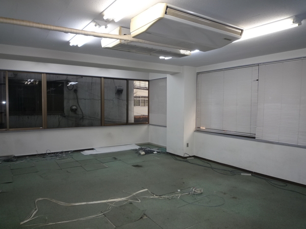 写真ではわかりませんが、内見の時に実際に歩いてみると一発でわかります。