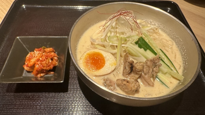 韓国式豆乳冷麺・コングッス