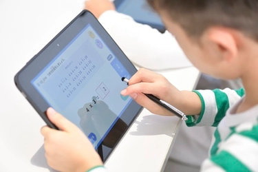 京セラ製法人向けWi-Fi(R)タブレット 「KC-T304」 ヒューマンアカデミーのさんすう数学教室「humath(ヒューマス)」に採用