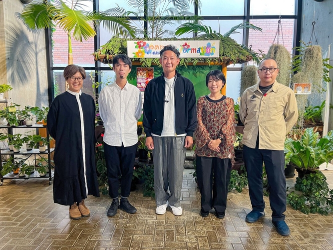 5つのコンテストガーデンを解説する、5名のガーデナーの皆さま。