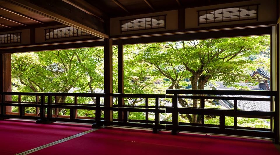 1,200年のロマン感じられる上書院の眺め