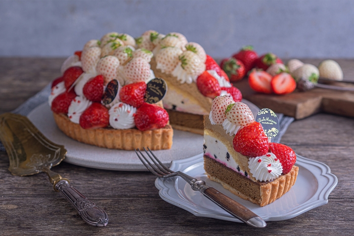 白いちごとあまおうのアールグレイクリームタルト/ラ・メゾン アンソレイユターブル パティスリー