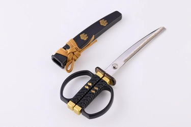 豊臣秀長になりきって一刀両断！ 刃物の町岐阜県関市から 秀長の愛刀をイメージしたハサミを1月14日に発売！