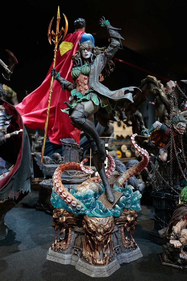 ダークナイツ:メタル ドラウンド