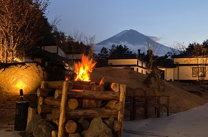 雄大な富士山が大迫力で迎えてくれます