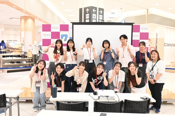 イベントを企画・運営した髙橋ゼミと人間学部の有志学生