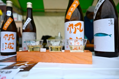 振る舞い酒（イメージ）