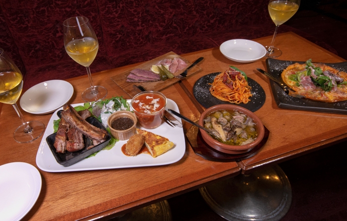 本格的なお食事、お酒が楽しめます