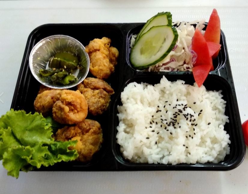 宅配の鶏から揚げ弁当