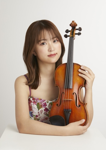 ヴァイオリン：高松　亜衣