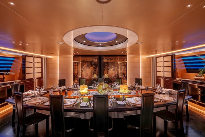 ジュメイラ「ザ・マルテーゼ・ファルコン」レストラン ダイニングテーブル