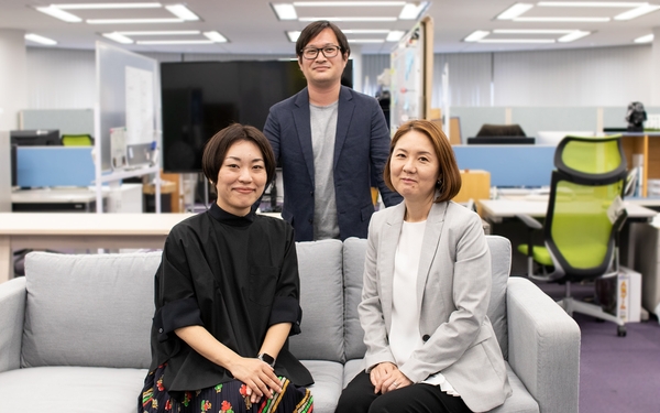 新取締役(左から高田、見川、泉)