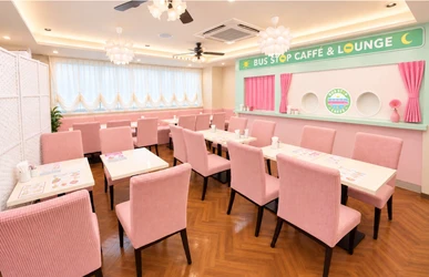 西新宿『BUS STOP CAFFE & LOUNGE』、 朝6時から利用できるラウンジサービスを本格展開