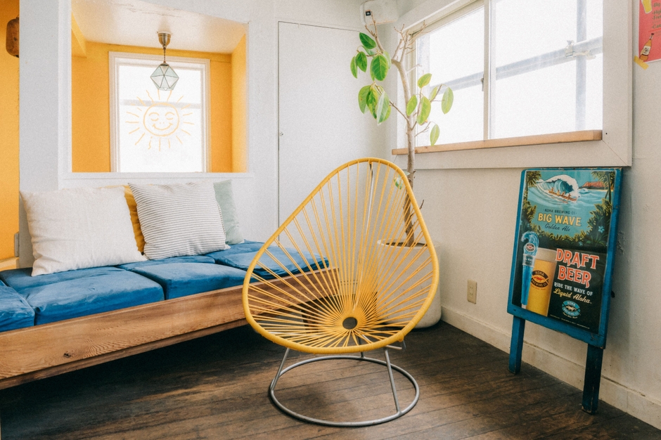 アカプルコチェア 黄 リビングにて