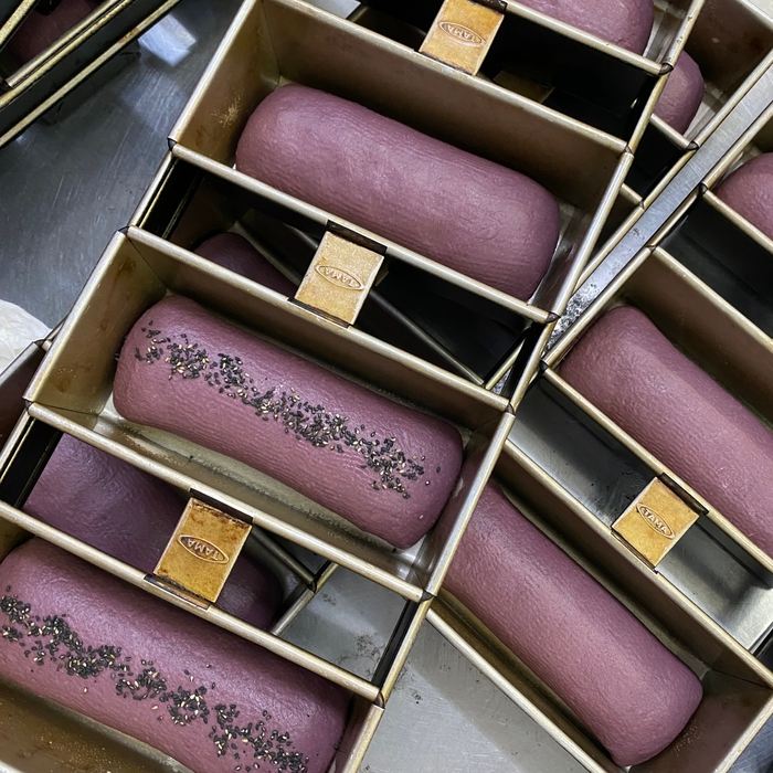 成形(発酵バターとスイートポテト)