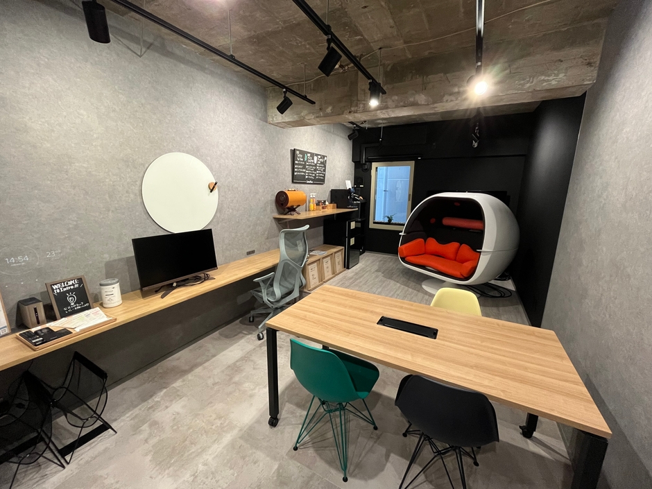 オフィス全体像(約20m2)