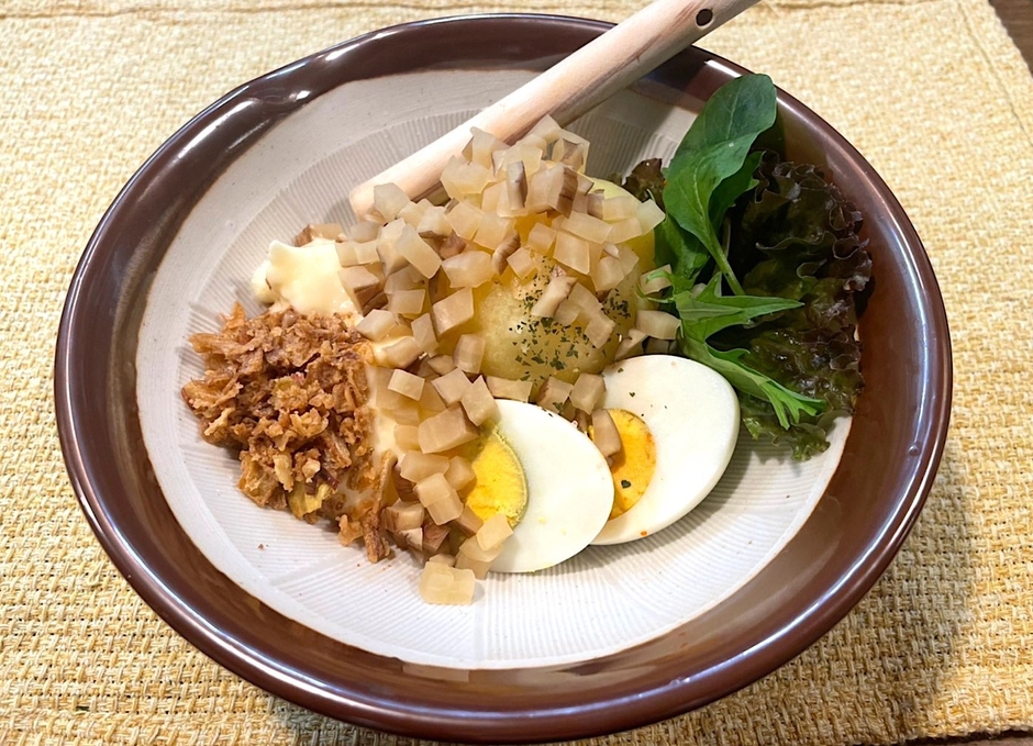 「自分で混ぜる♪いぶりがっこポテトサラダ」680円