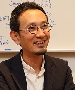 阿久根めぐみこども園 理事長・園長の輿水 基先生