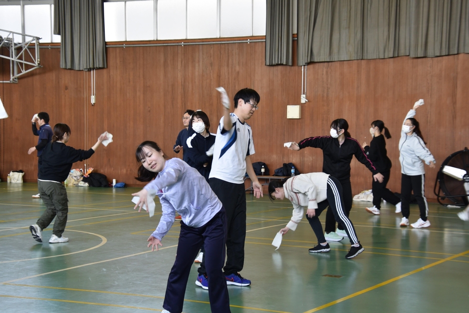 ティッシュペーパーを使った運動