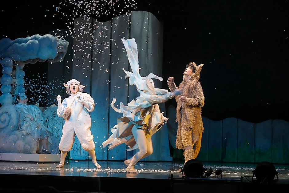 音楽劇「あらしのよるに」 撮影:青木 司