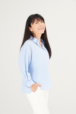 小野　リサ氏