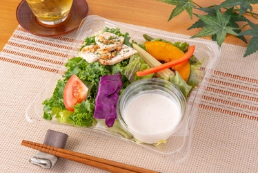 全国※のファミリーマートにて、Salad Cafe監修の 「国産ケールと7種野菜のグリーンサラダ」を6月22日より発売 　※北海道、沖縄県を除く