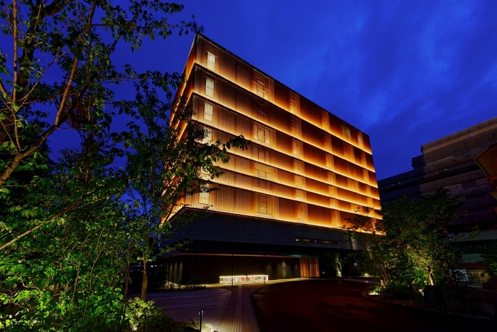 ホテル全景(夜)