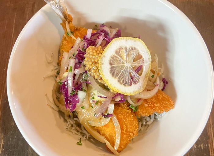 アジフライ釜揚げしらす丼