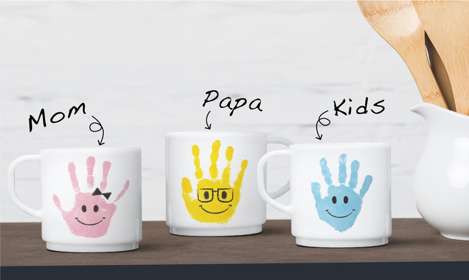 『うまれた手』で制作したオリジナル手形アートグッズ