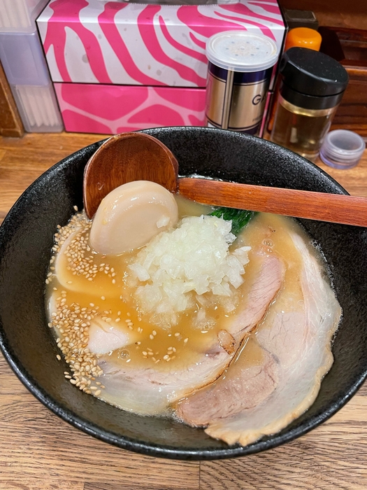 鶏白湯醤油ラーメン