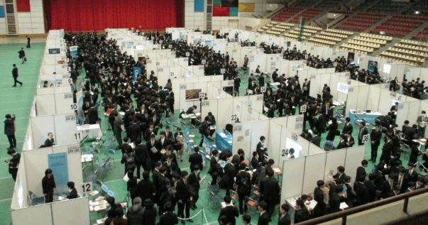 昨年までの「オール近大業界研究フェア」の様子