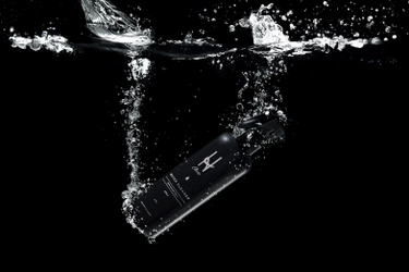 水で汚れは落ちる時代！？ 湘南から、成分が100％「水」の究極のエコ洗剤が新発売