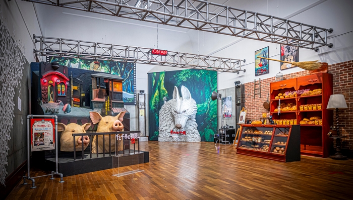 ジブリ映画ポスタースタジオ (C)Studio Ghibli