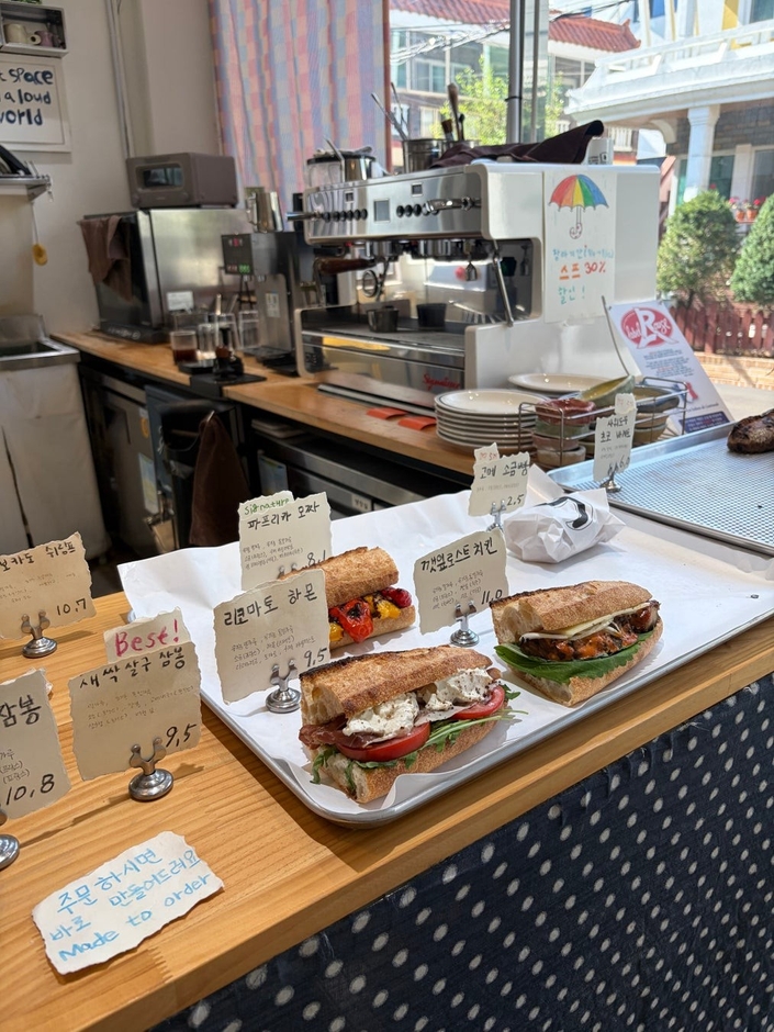 建物も含めて雰囲気が楽しめるカフェもたくさんあります