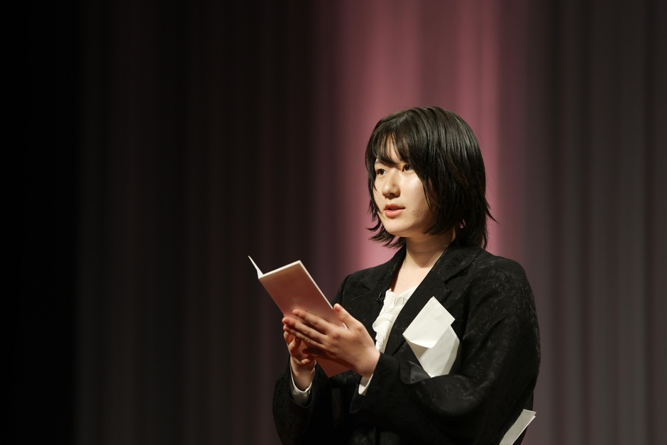 歓迎の辞を述べる久米さん