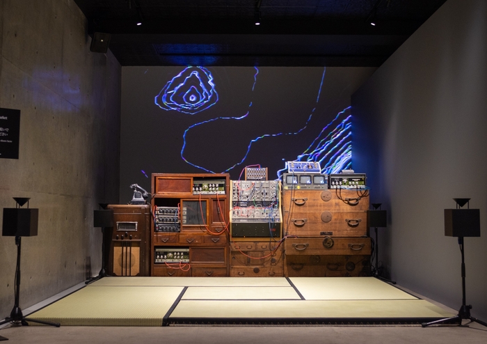 アナログなクリエイター達による、“畳と箪笥” サウンド&アートインスタレーション