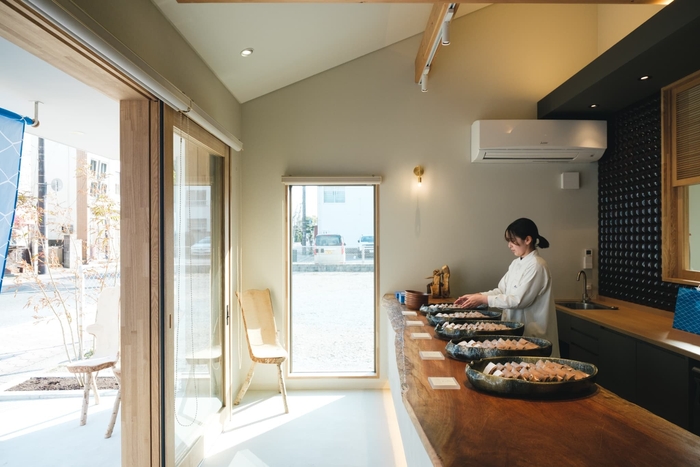 皆生温泉街の中心にある和菓子店「湯ノ塩」