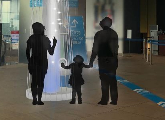 手をかざしている様子