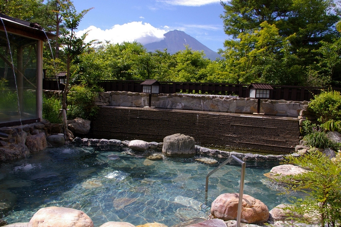 富士山を眺めながら入浴