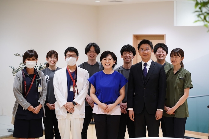 株式会社SHAREとカレス記念病院スタッフとドクターが力を合わせて健康を応援します