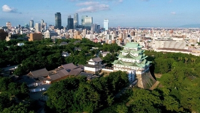名古屋城と名古屋のまち並み(提供　名古屋城総合事務所)