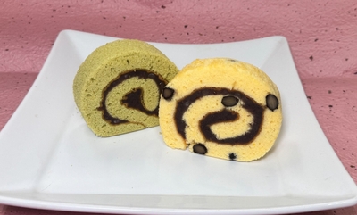 精華ロール(左)、黒豆ロール(右)