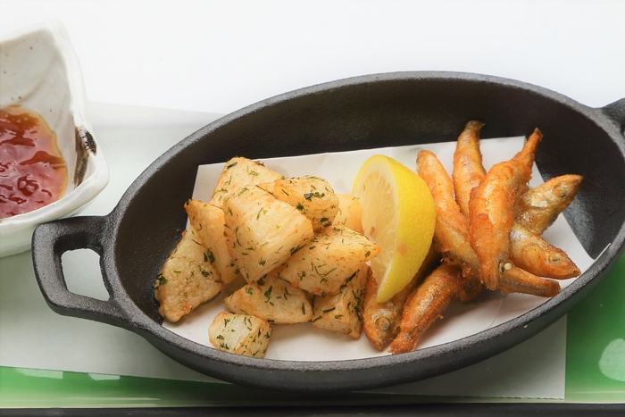 ワカサギと長芋のフィッシュ&チップス780円(税別)